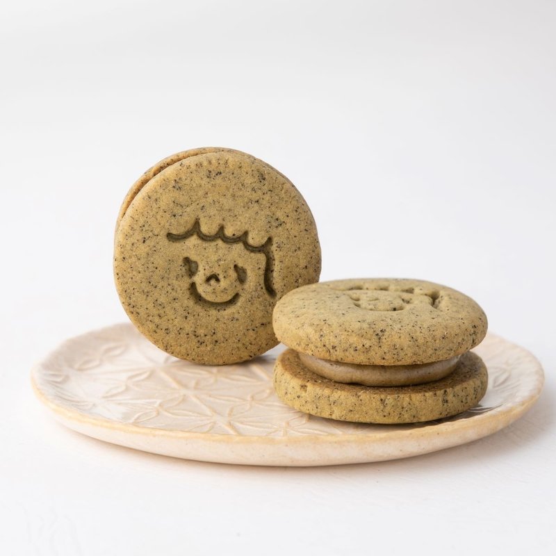爱笑女孩Q饼 8入 红乌龙茶饼干x蜜香红茶馅 ~ 甜蜜滋味 - 手工饼干 - 其他材质 卡其色