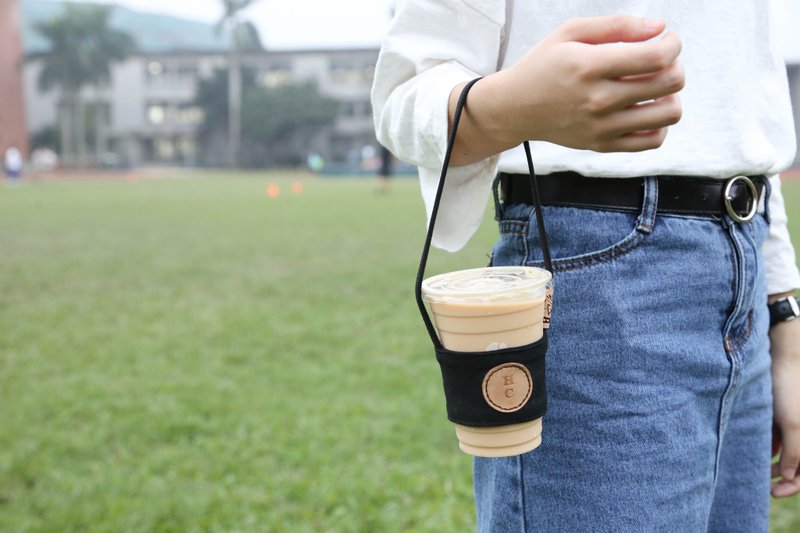 将生活提起 | 小环保杯套/提袋 | 植鞣牛皮 | 英文字母定制 | 黑 - 随行杯提袋/水壶袋 - 棉．麻 黑色