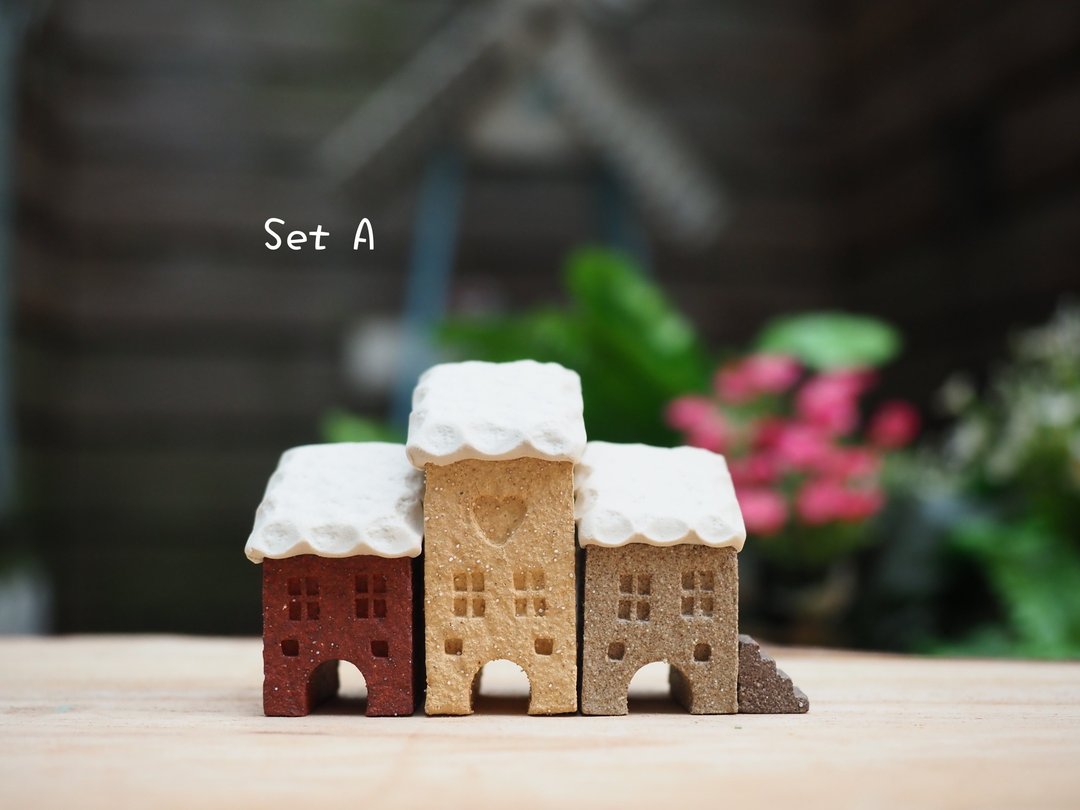 【特惠组】超可爱下雪乡村小屋4件组-有ABC可选择(3小屋+1迷你梯) - 摆饰 - 陶 多色