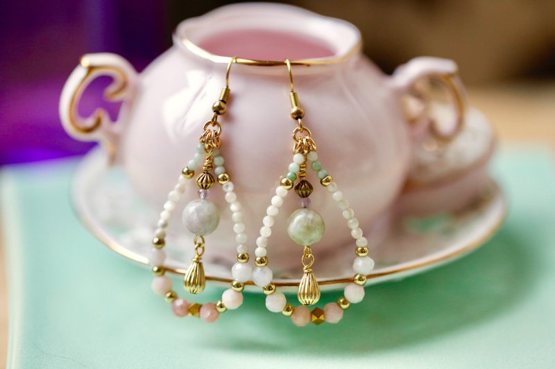 ||粉彤||水滴型垂坠铜耳环。碧玺/粉蛋白石/紫水晶/母贝 - 耳环/耳夹 - 水晶 粉红色