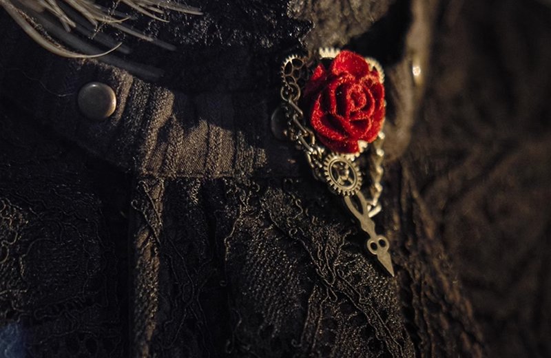 【合作限定】诡秘之主×蒸汽大陆 莎伦系列/玫瑰齿轮领针 - 胸针 - 其他材质 红色