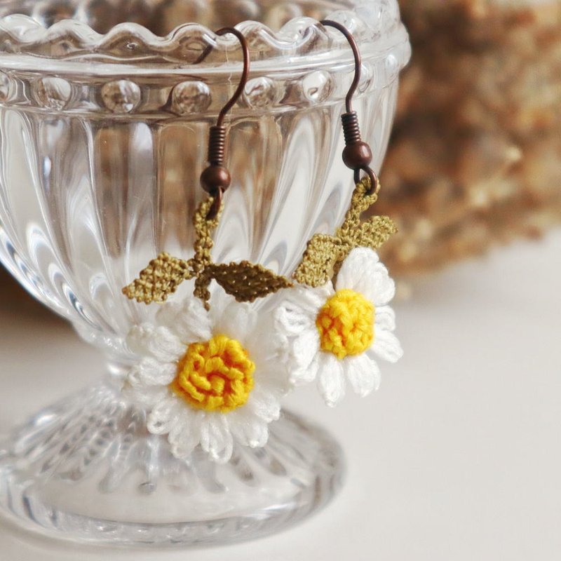 PREMIUMレース【雏菊】白色耳环 - 手链/手环 - 其他人造纤维 白色