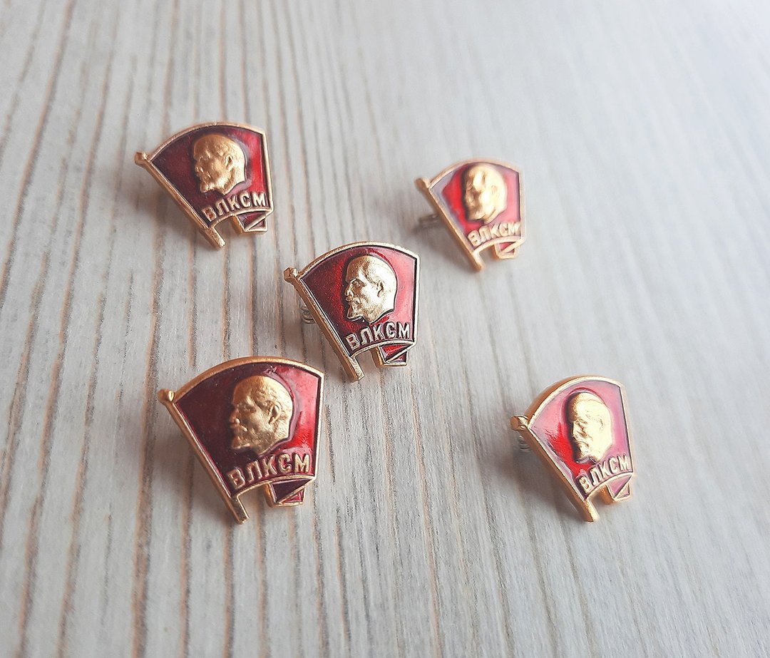 VLKSM Soviet young communist Lenin pin badge Komsomol USSR - 徽章/别针 - 铝合金 红色