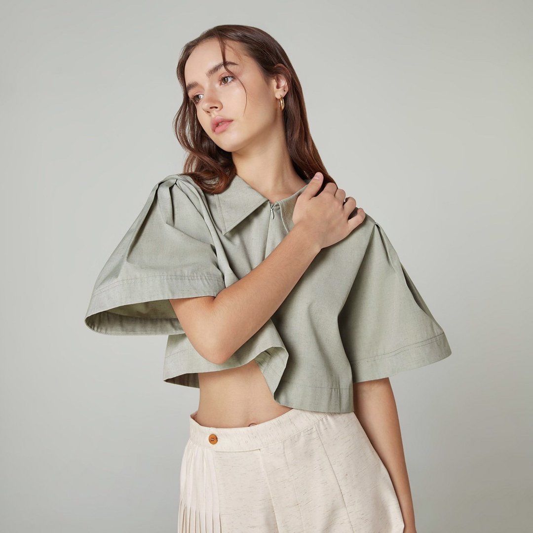 Two Twist Sleeve Crop Top - 女装上衣 - 其他材质 多色