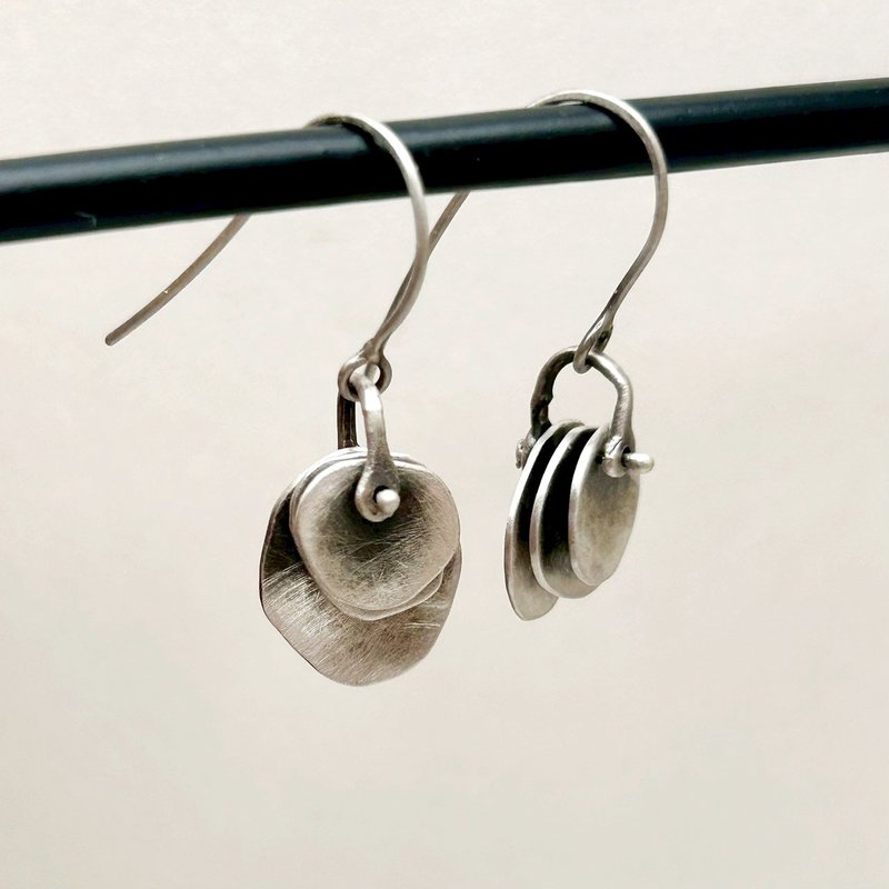 【Line 系列】  #a466 铆钉几何耳环/ 925银/ 手工礼物/ 定制 - 耳环/耳夹 - 银 银色