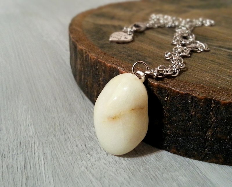 Mediterranean Beach Pebble Necklace, Minimalist White Stone Pendant - 项链 - 石头 白色