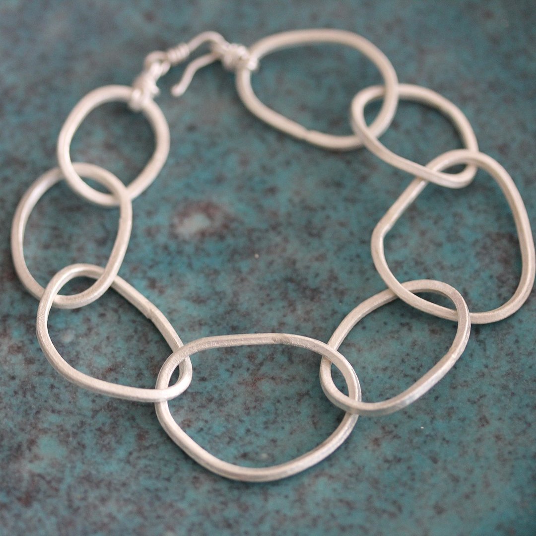 Handmade silver interlocked oval loops bracelet (B0043) - 手链/手环 - 银 银色