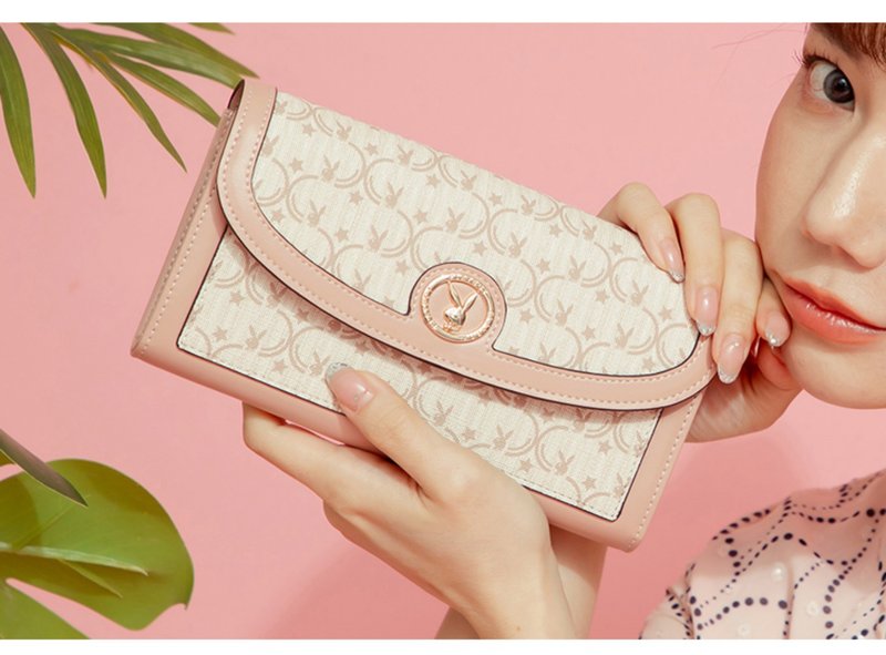 PLAYBOY - 翻盖长夹 MilkshakeBunny系列 - 粉色 - 皮夹/钱包 - 其他材质 粉红色