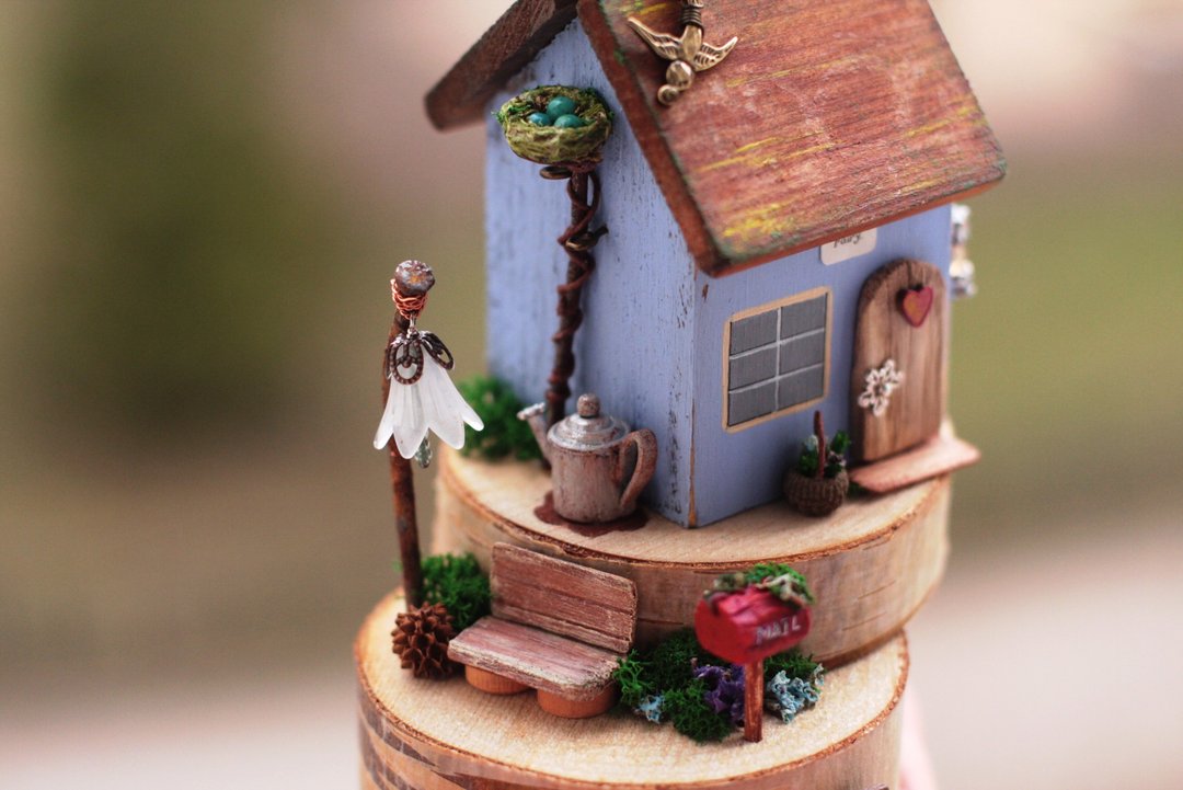 Diorama. Fairy house mini 10cm/ 4 inch. Green witch gift idea. Mini garden decor - 玩偶/公仔 - 木头 
