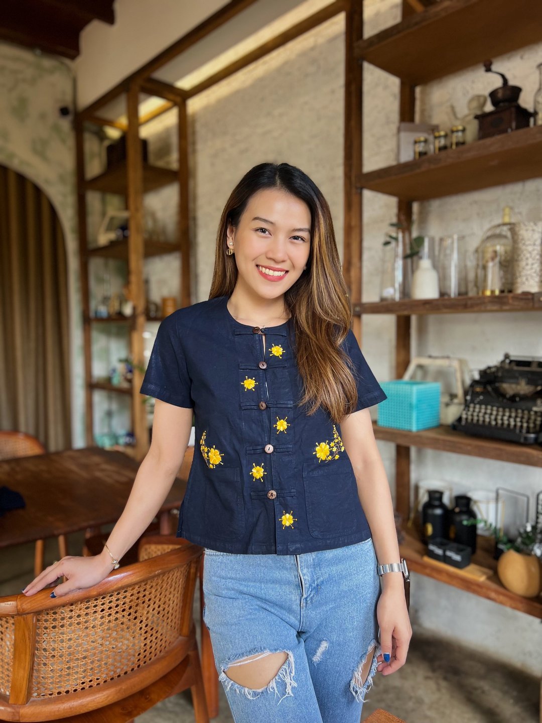 02 Moh Hom 手工刺绣图案衬衫 - 女装上衣 - 绣线 
