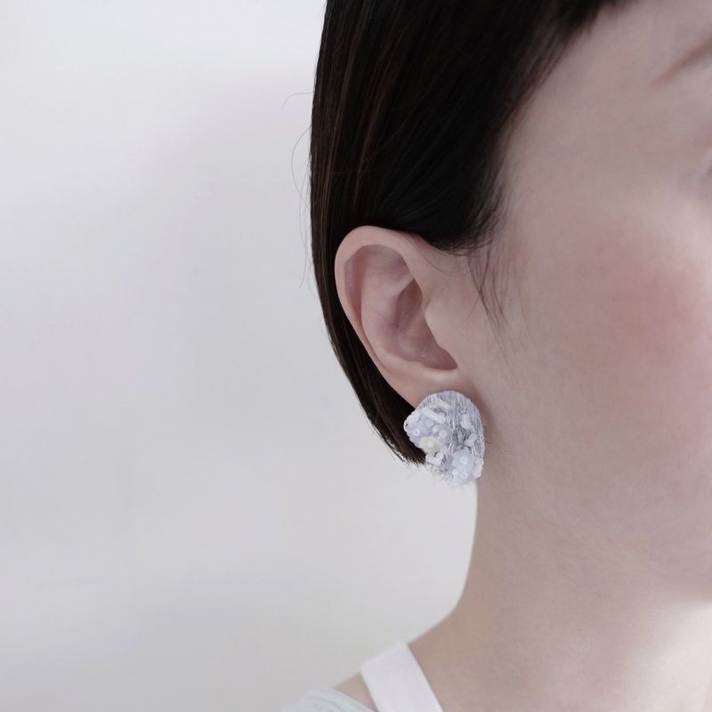 开花的石头・手工刺绣耳环 / 胸针 - 耳环/耳夹 - 绣线 灰色