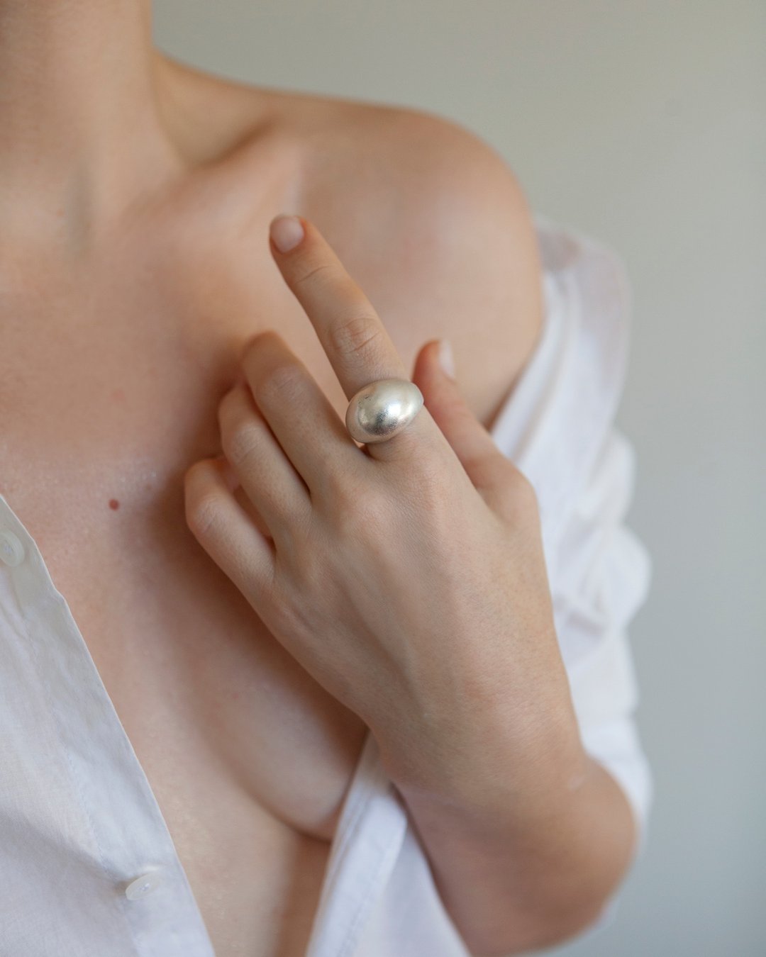 Dome ring, Brass silver ring, Chunky Ring, Modern ring, Wide band ring - 戒指 - 铜/黄铜 银色