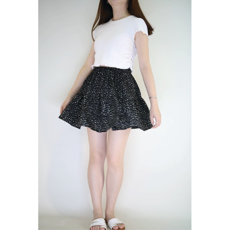 碎花松紧腰褶皱短裙 香港原创手制 基本款 韩国进口面料 - 裙子 - 聚酯纤维 黑色