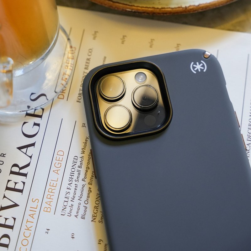 Speck iPhone 15 Presidio2 Pro MagSafe磁吸柔触感防摔壳-炭灰色 - 手机壳/手机套 - 塑料 灰色