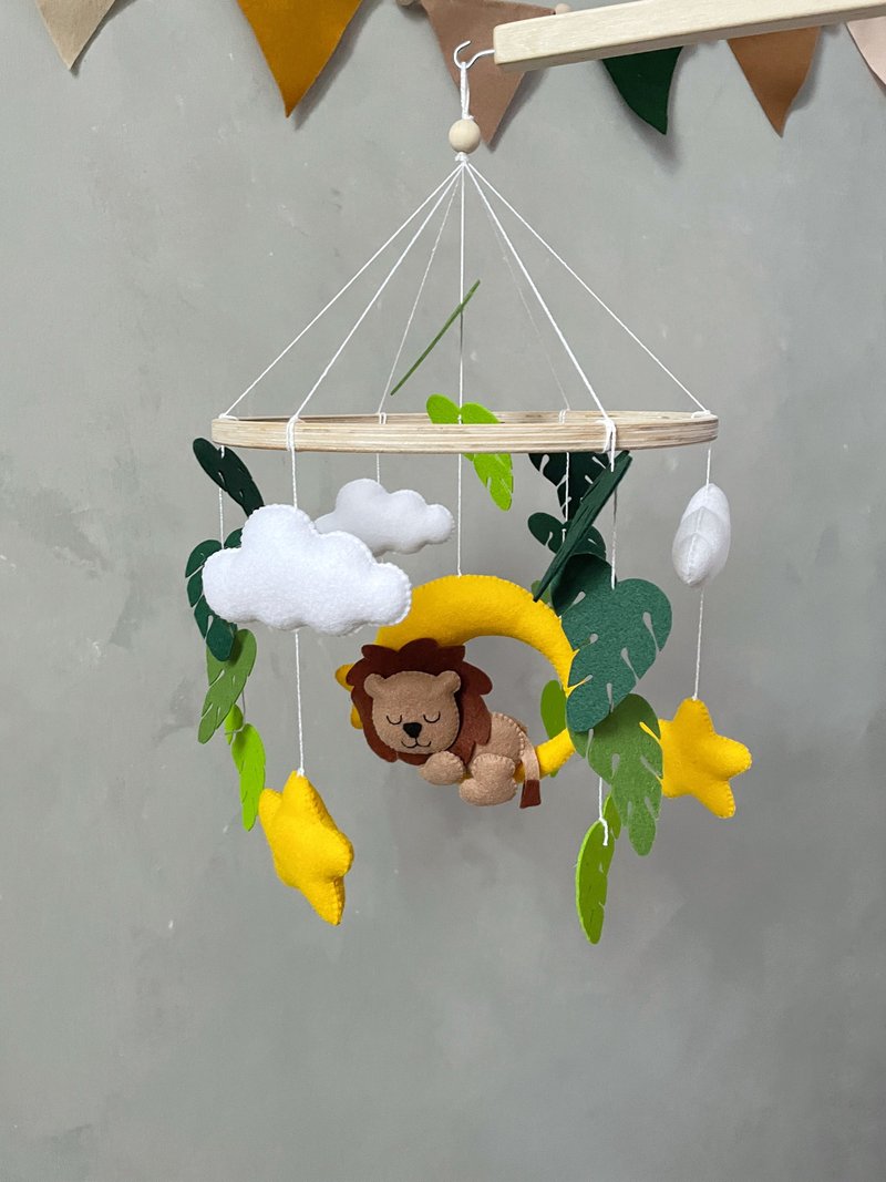 Safari baby mobile, Lion mobile, Jungle baby mobile, Nursery crib mobile - 玩具/玩偶 - 环保材料 绿色