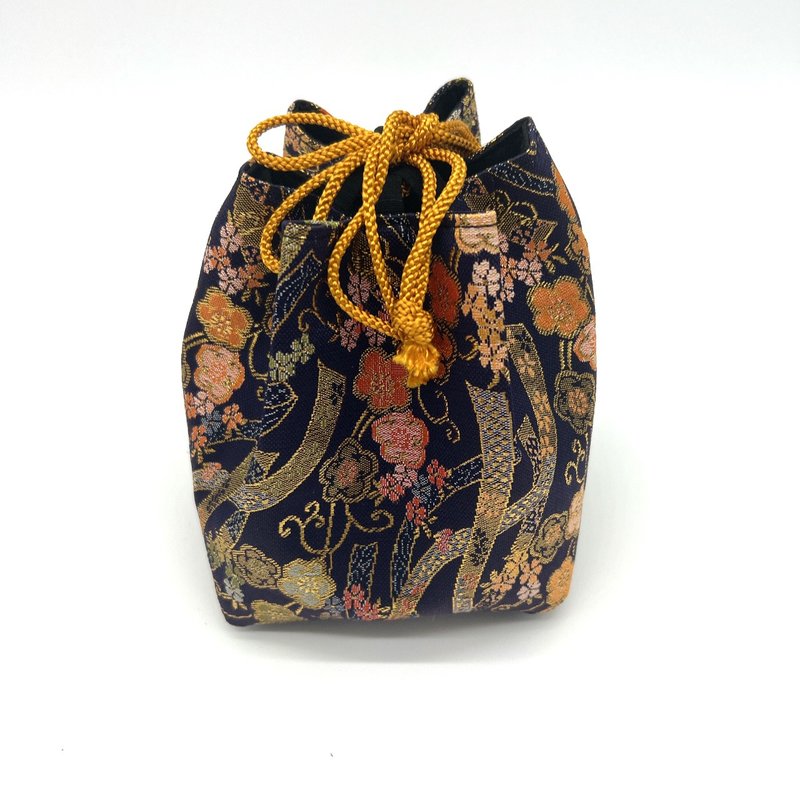 A stylish drawstring bag with a Japanese pattern made from Kyoto Nishijin-ori fabric. - 其他 - 聚酯纤维 紫色
