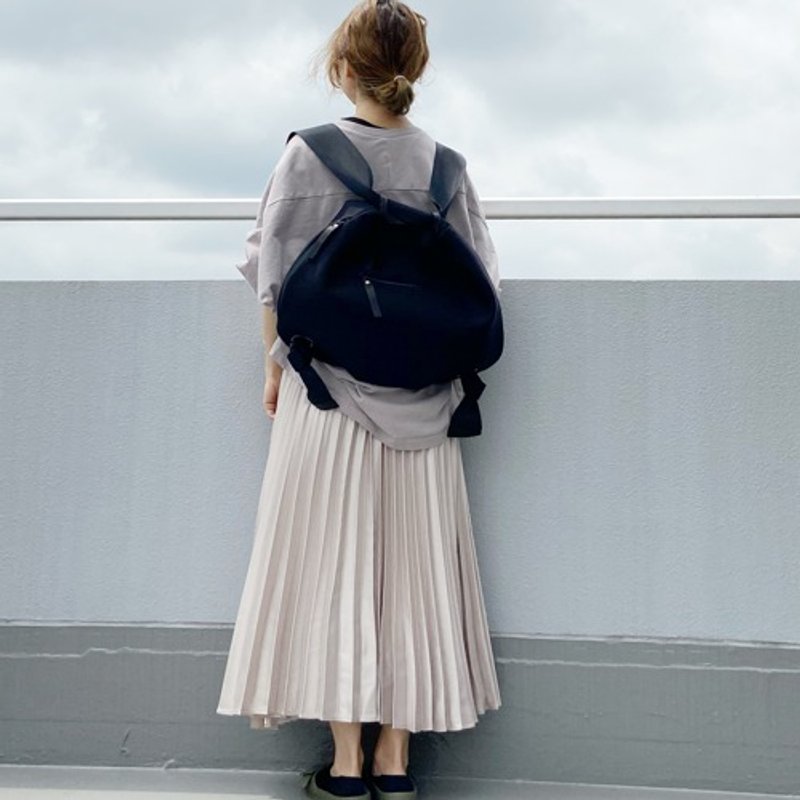 Neoprene material large 2way rucksack black - 后背包/双肩包 - 棉．麻 黑色