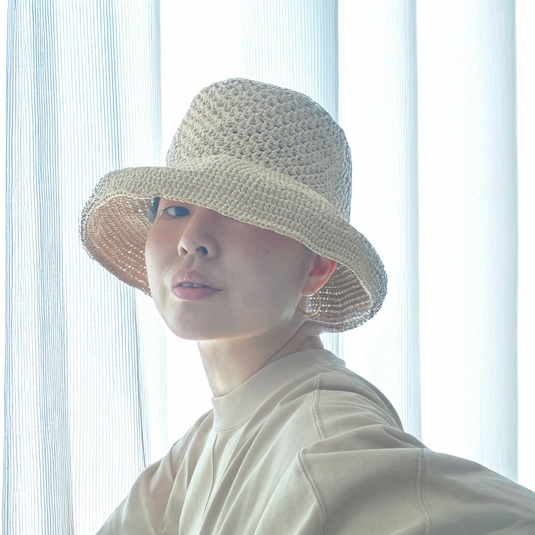 光影钩针帽。防紫外线，可折叠，夏季美观的帽子。 ~清晰的阴影妆容环绕脸部~ - 帽子 - 环保材料 卡其色