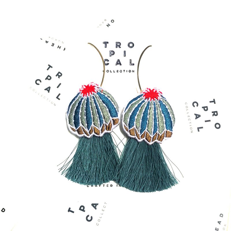 Cactus Dark Green tassel Earrings - 耳环/耳夹 - 聚酯纤维 绿色