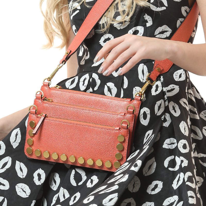 蜜桃色牛皮配金色窝钉三拉链斜跨包/真皮手提包/手拿包 - 侧背包/斜挎包 - 真皮 粉红色