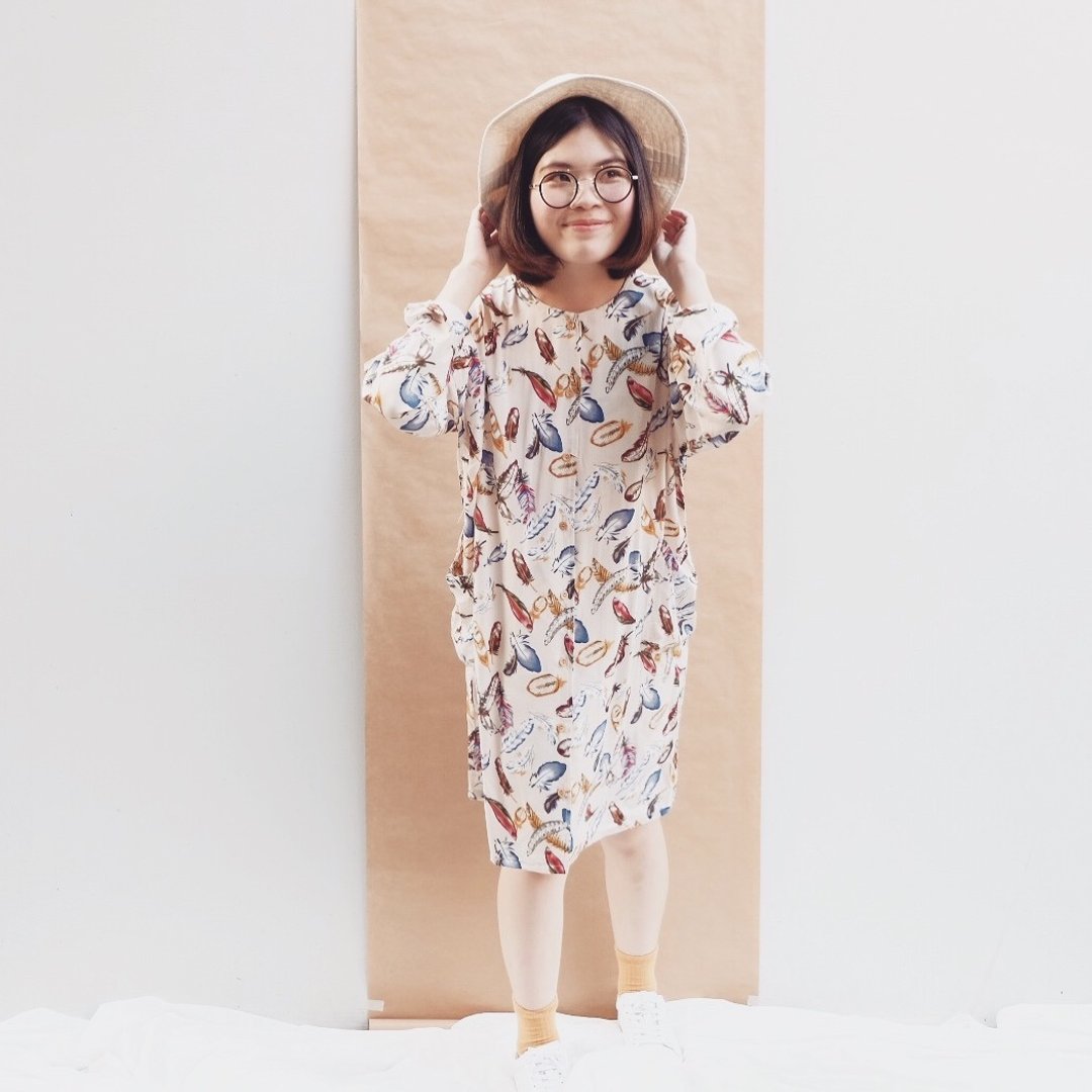 Belle Dress : Colorful Feather - 洋装/连衣裙 - 其他材质 卡其色
