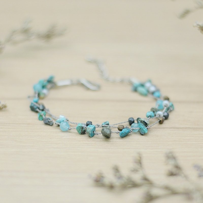 a handmade Real Turquoise stone and beads bracelet by niyome craft - 手链/手环 - 石头 多色