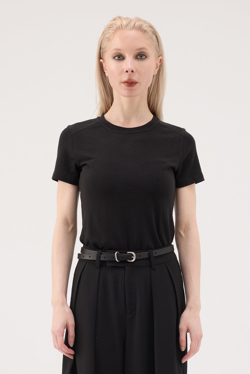 莱赛尔经典亲肤素色T恤 #慕斯踢 - 黑 - 女装 T 恤 - 棉．麻 黑色