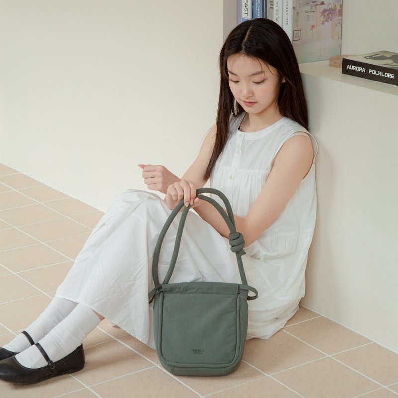 松松散步侧背小包 - 军绿 - 侧背包/斜挎包 - 尼龙 绿色