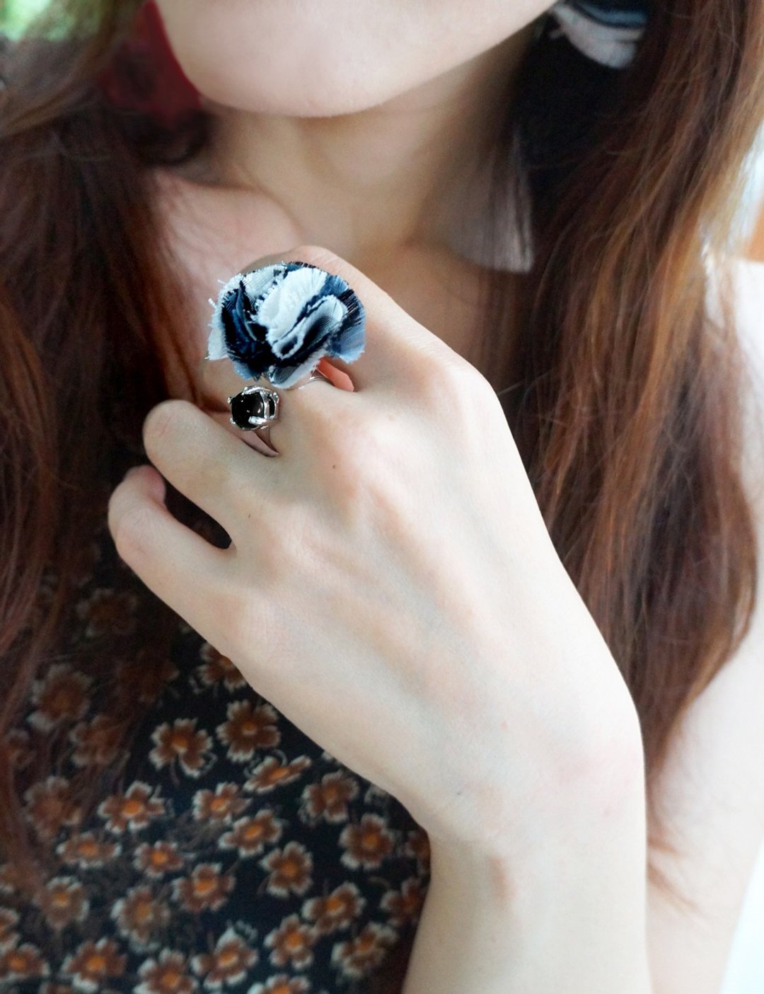 Thai silk ring with Onyx stone (Free size) Black and white - WH plated metal - 戒指 - 丝．绢 黑色