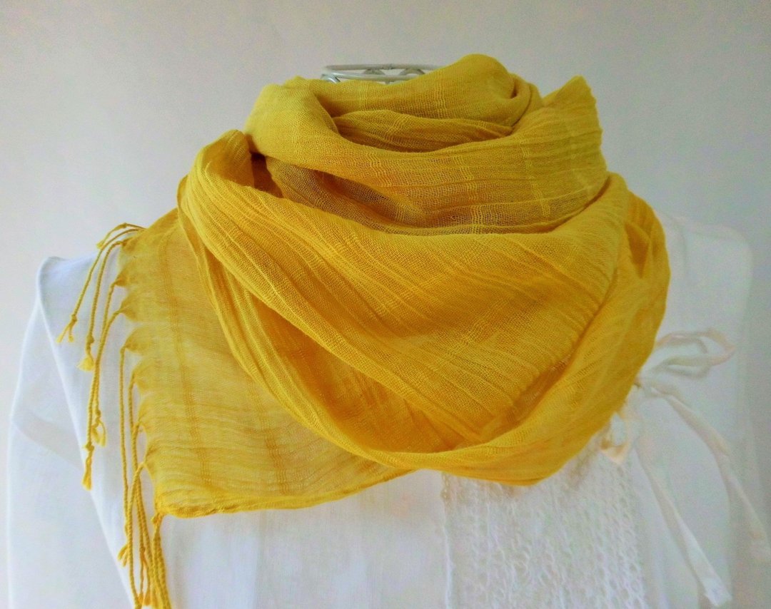 Plant-dyed, light-weight cotton, long stall, rapeseed color, enju dyed - 围巾/披肩 - 棉 黄色