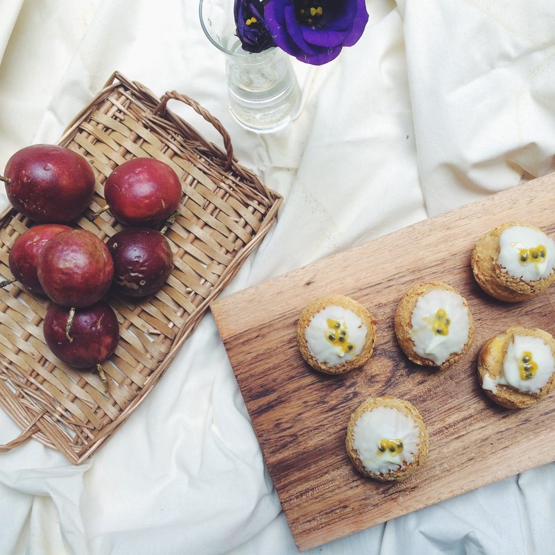 台湾百香乳霜泡芙 - 蛋糕/甜点 - 新鲜食材 黄色