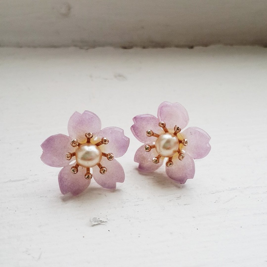 momolico 紫色樱花耳环 可改夹式 15mm - 耳环/耳夹 - 其他材质 紫色