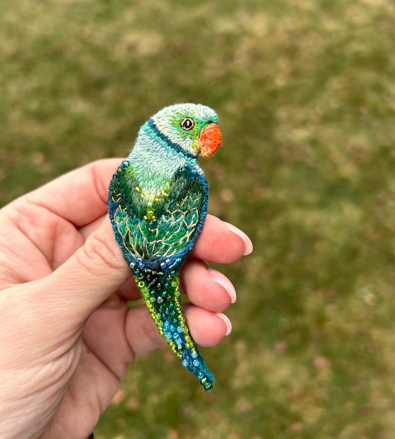 手绣胸针鹦鹉 - 胸针 - 绣线 绿色