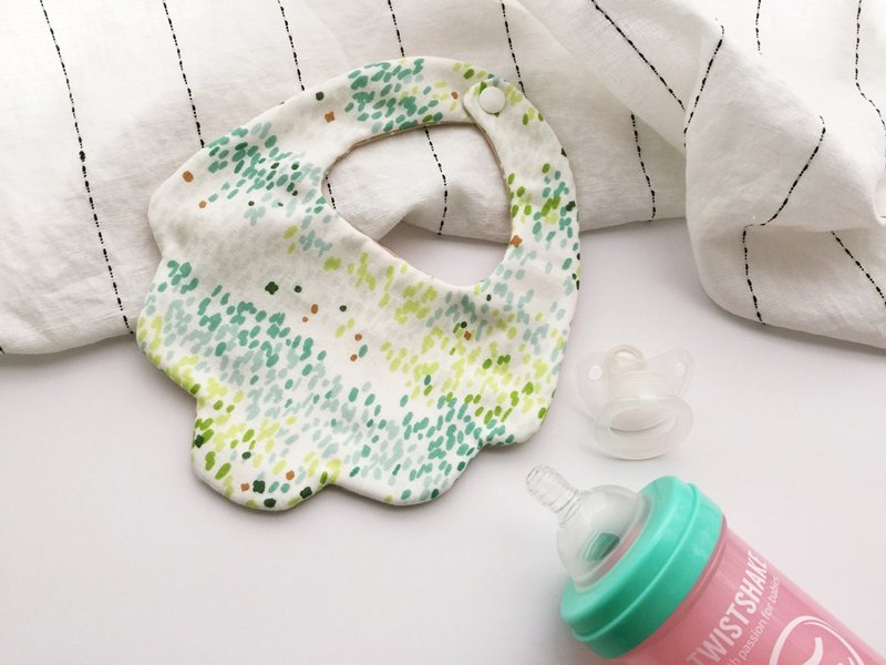 hairmo水墨绿绘手工围兜/口水巾(波浪型) - 围嘴/口水巾 - 棉．麻 绿色