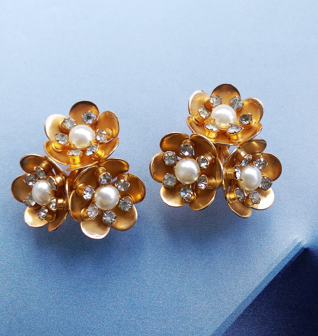 Vintage Jewelry 西洋古董饰品 KRAMER 三朵盛开小花 夹式耳环 - 耳环/耳夹 - 其他金属 金色