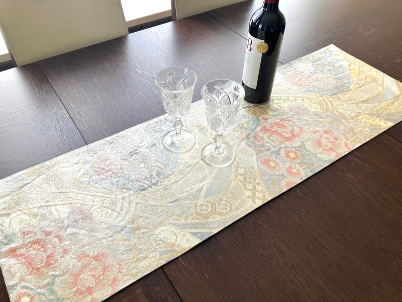 和服带桌中心 PTC001 - 餐垫/桌巾 - 丝．绢 白色