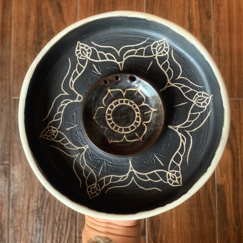 脉轮冥想陶盘 (黑与白) - 生殖轮 Sacral Chakra - 摆饰 - 陶 黑色