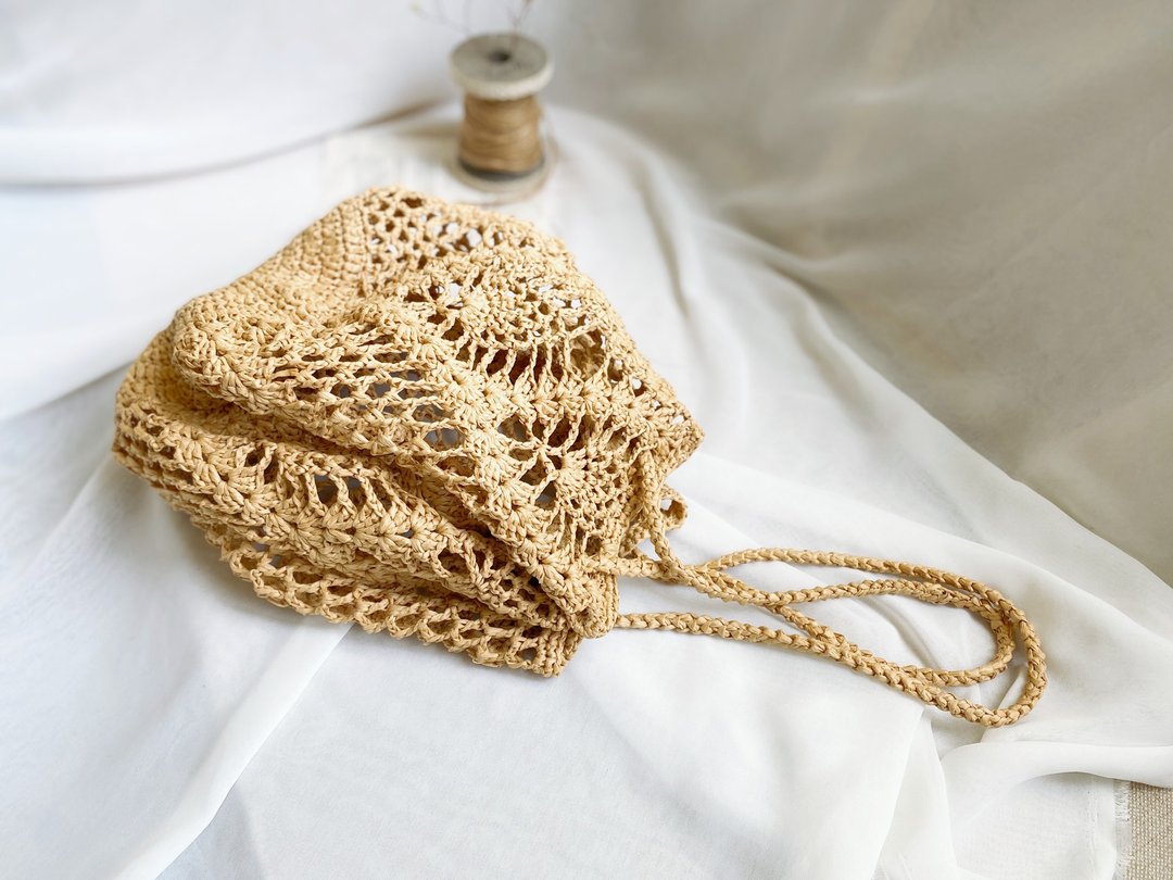 【好日手作】Handmade。夏日手工拉菲草编织凤梨花两用侧背斜背包 - 侧背包/斜挎包 - 其他材质 卡其色