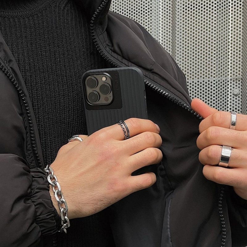 Nudient | BOLD 立体硅胶手机壳 - 经典黑 - iPhone15,14,13 - 手机壳/手机套 - 硅胶 黑色