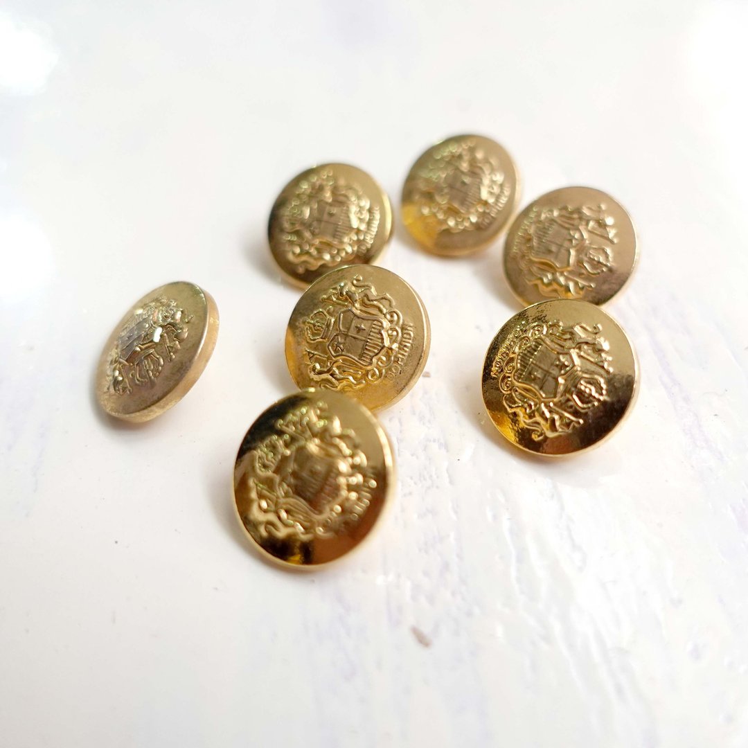 日本中古金色立体塑胶徽章小恤衫衬衫钮扣 高级二手古着珠宝首饰 - 女装衬衫 - 其他金属 金色
