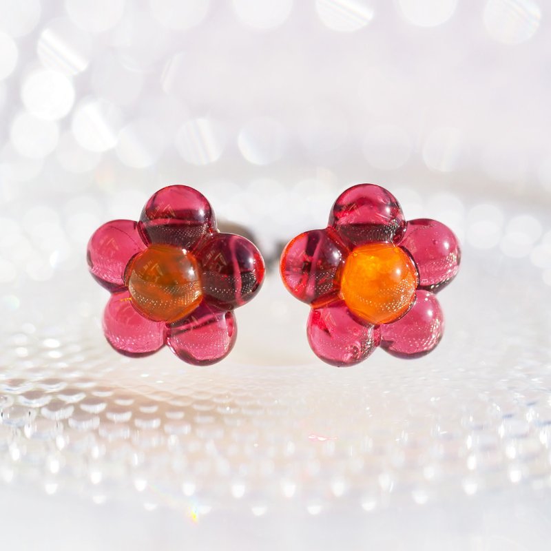 Flowering glass (Hanahana [pink]) Titanium earrings / Clip-On[Choice of metal fittings] [Made to order] - 耳环/耳夹 - 玻璃 粉红色