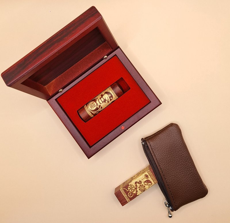 【定制化印章礼盒】金蛇纳福 × 送礼自用首选 - 印章/印台 - 木头 