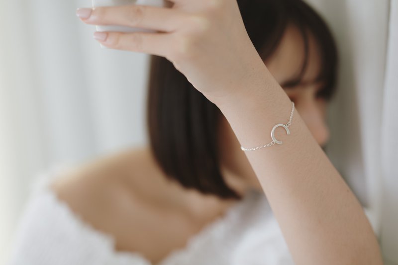 马蹄形锻敲手链 - 手链/手环 - 纯银 银色