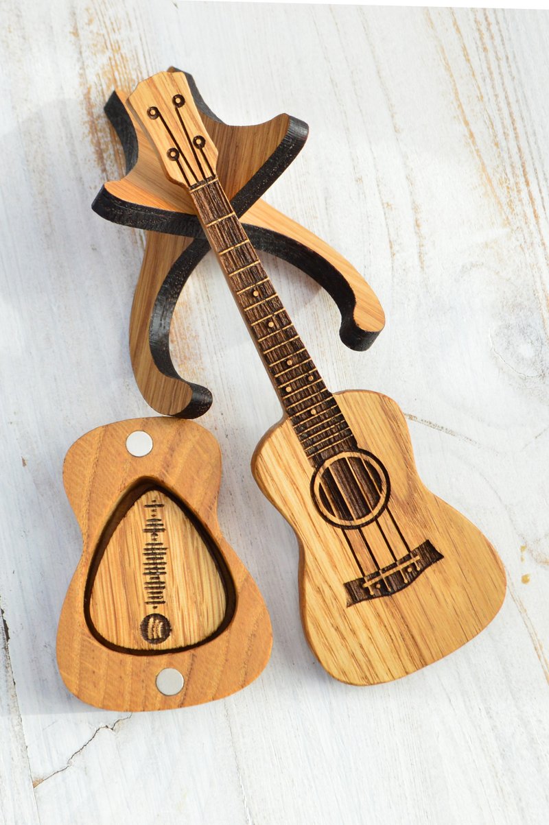 尤克里里琴吉他采摘盒与雕刻采摘  木制拨片持有人定制礼品 - 吉他配件 - 木头 多色