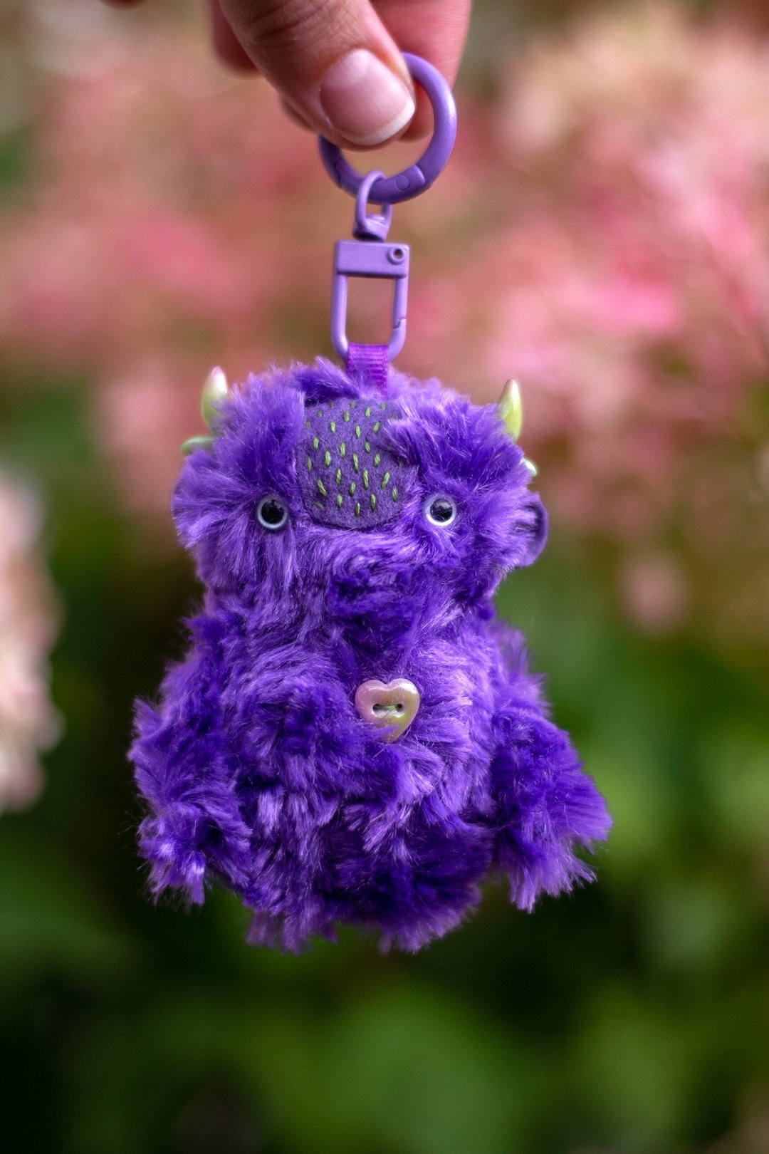 可爱的小怪兽包包挂饰 - 吊饰 - 其他材质 紫色