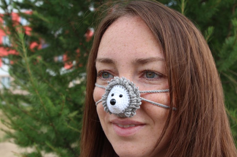 Hedgehog nose warmer. Animal lover gift. - 帽子 - 棉．麻 灰色