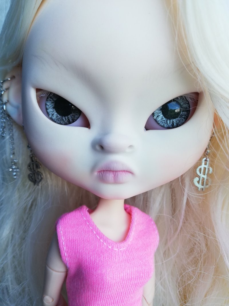 Blythe 亚洲订制娃娃金发 OOAK 白化病娃娃带耳朵 - 玩偶/公仔 - 塑料 粉红色