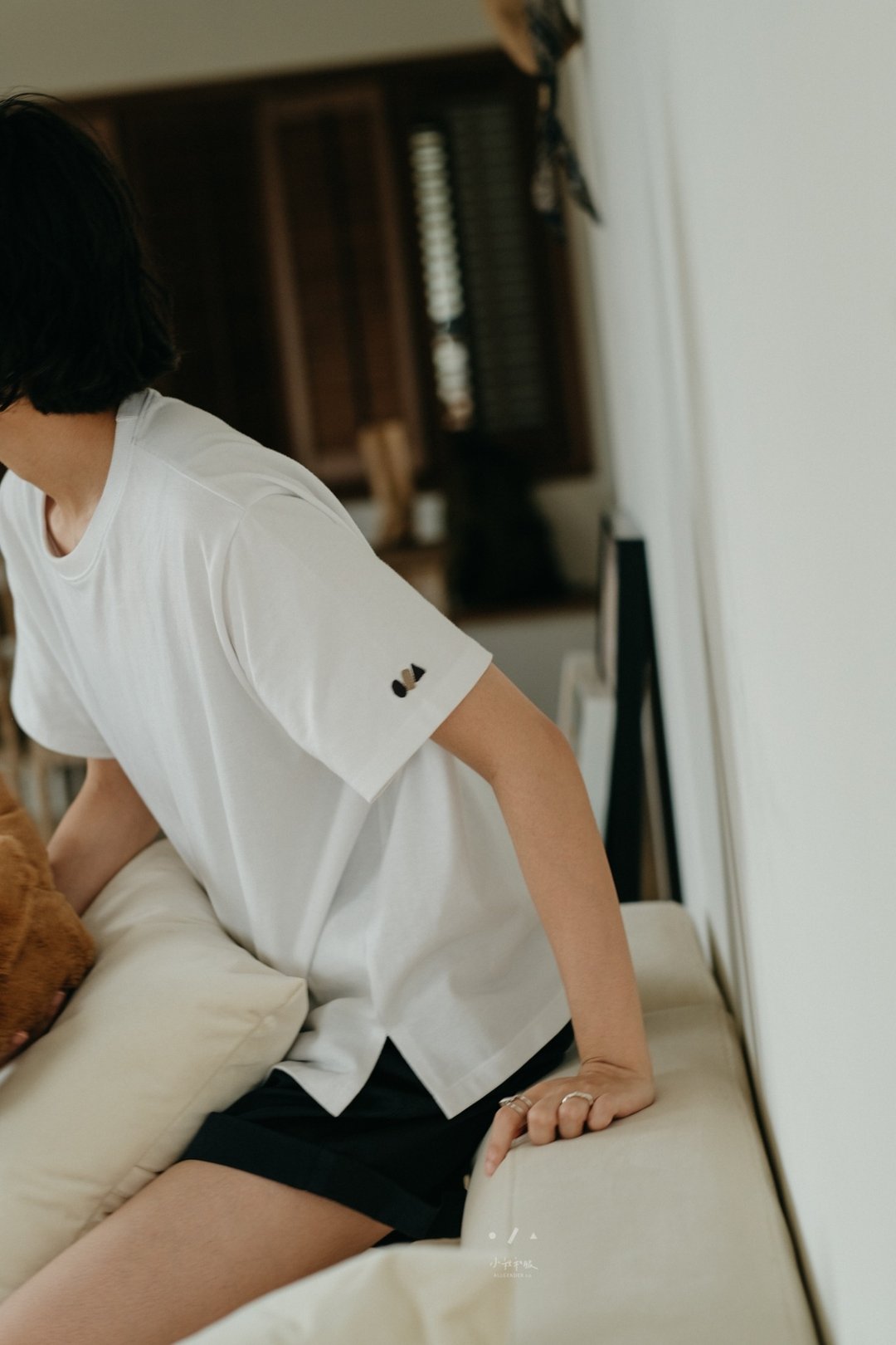 小我订制 独家记忆刺绣小版TEE - 3色 - 纯情白 - 女装 T 恤 - 棉 白色