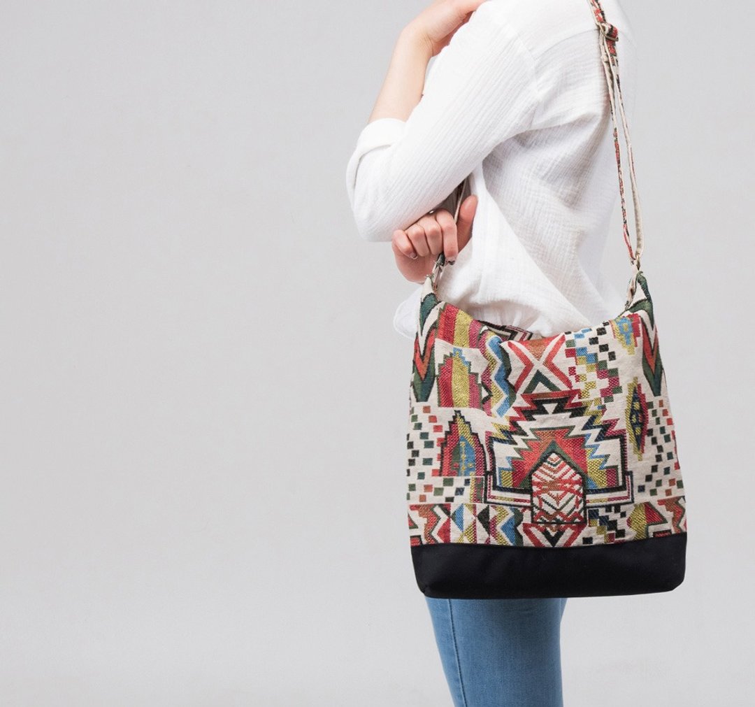 beige handmade Messenger Crossbody bags  - 侧背包/斜挎包 - 其他材质 多色