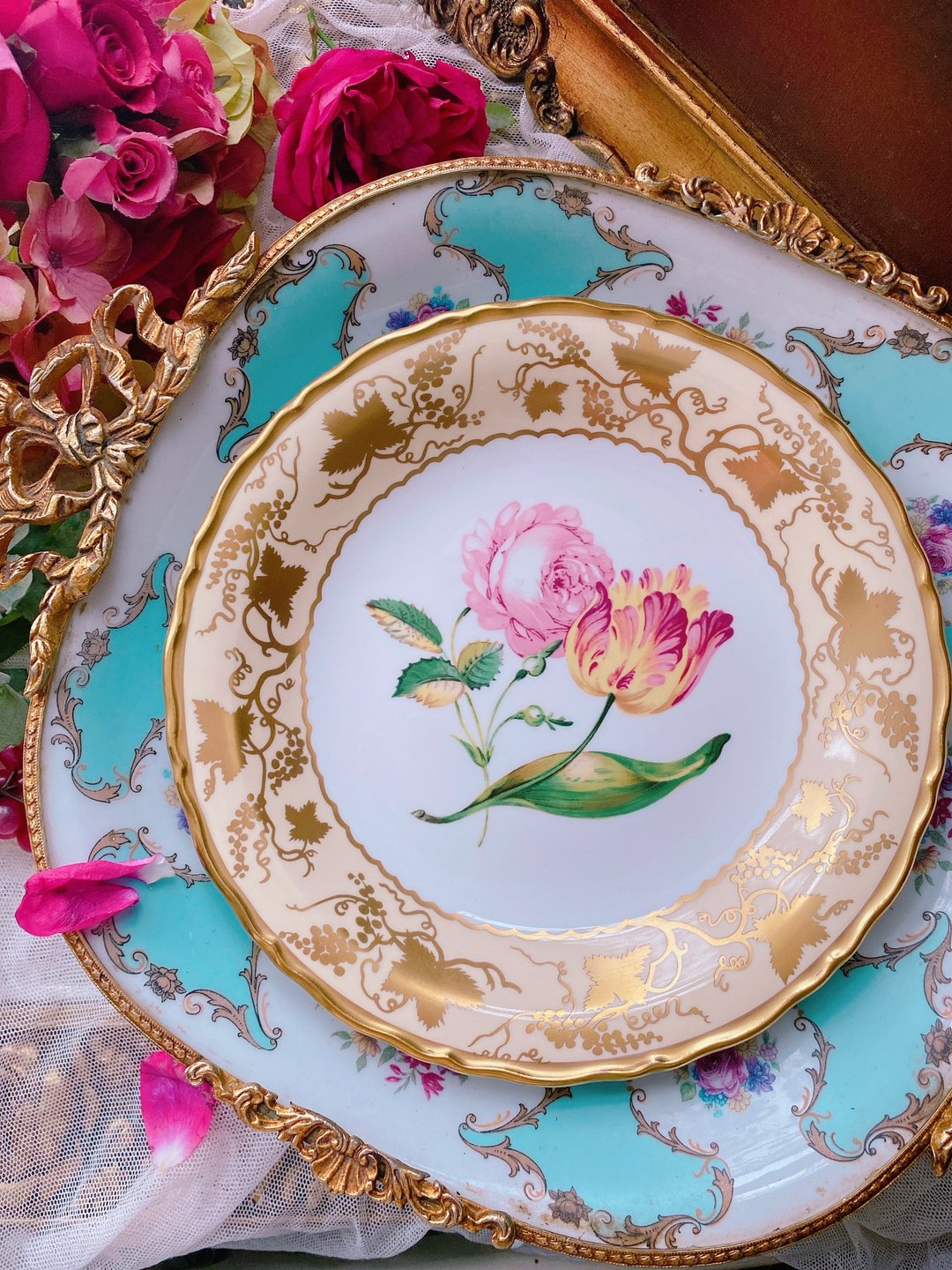 英国制Wedgwood 集团Coalport 全手绘花卉限量蛋糕盘点心盘水果盘 - 浅碟/小碟子 - 瓷 多色